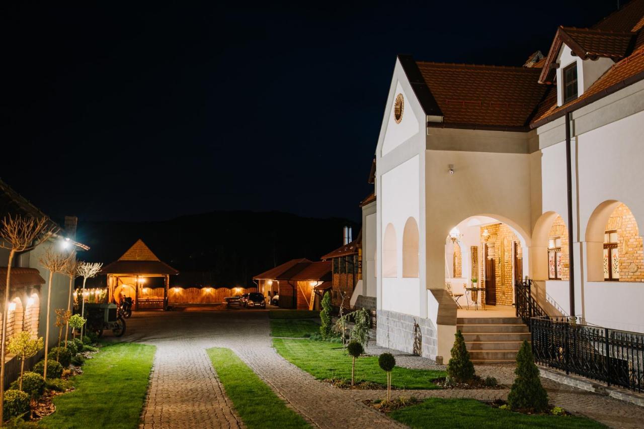 Molnos Kuria Pension Korond Kültér fotó